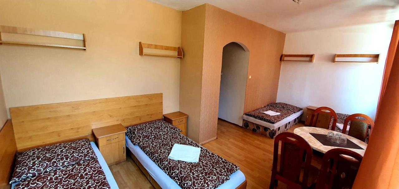 Penzion Highway Hotel Ruzomberok Eksteriør billede