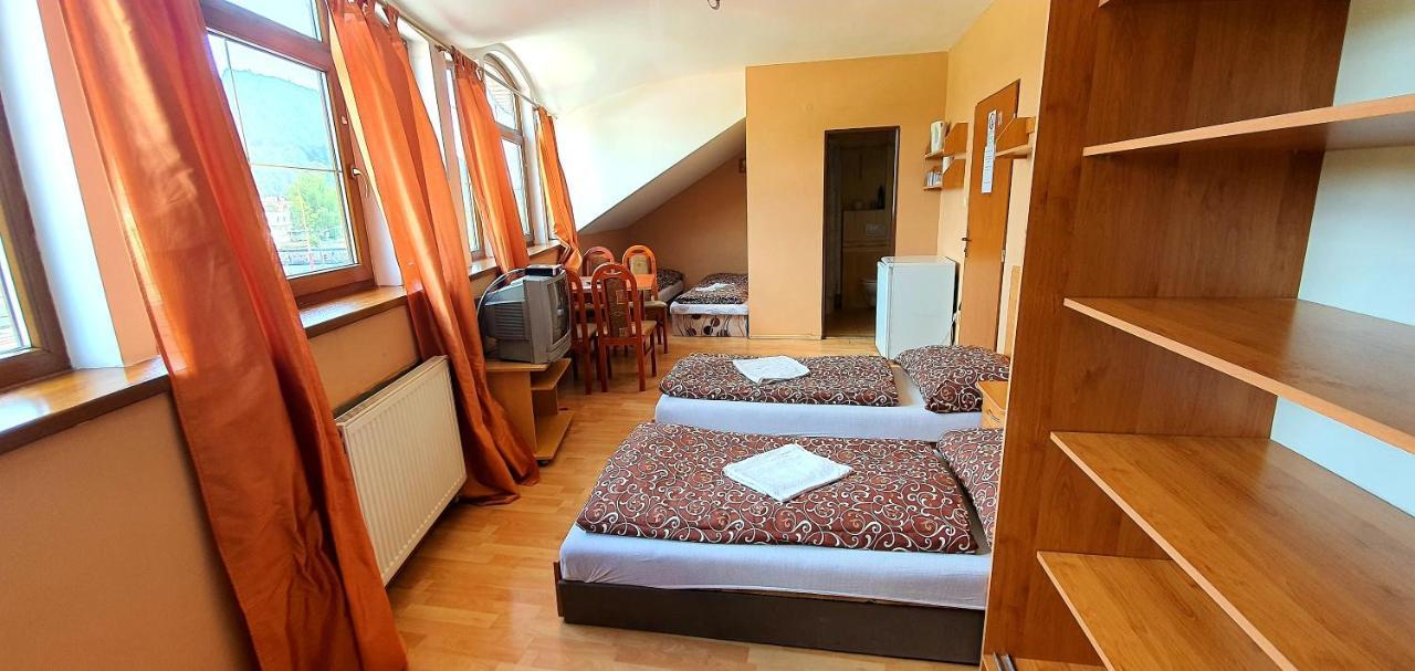 Penzion Highway Hotel Ruzomberok Eksteriør billede