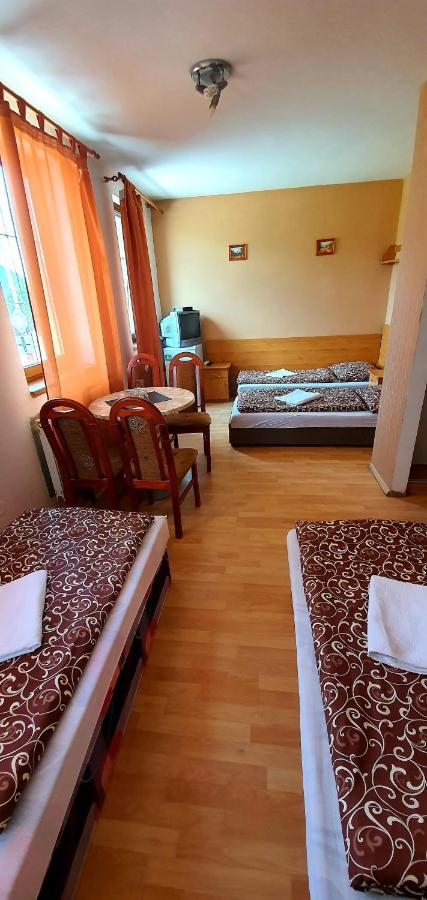 Penzion Highway Hotel Ruzomberok Eksteriør billede